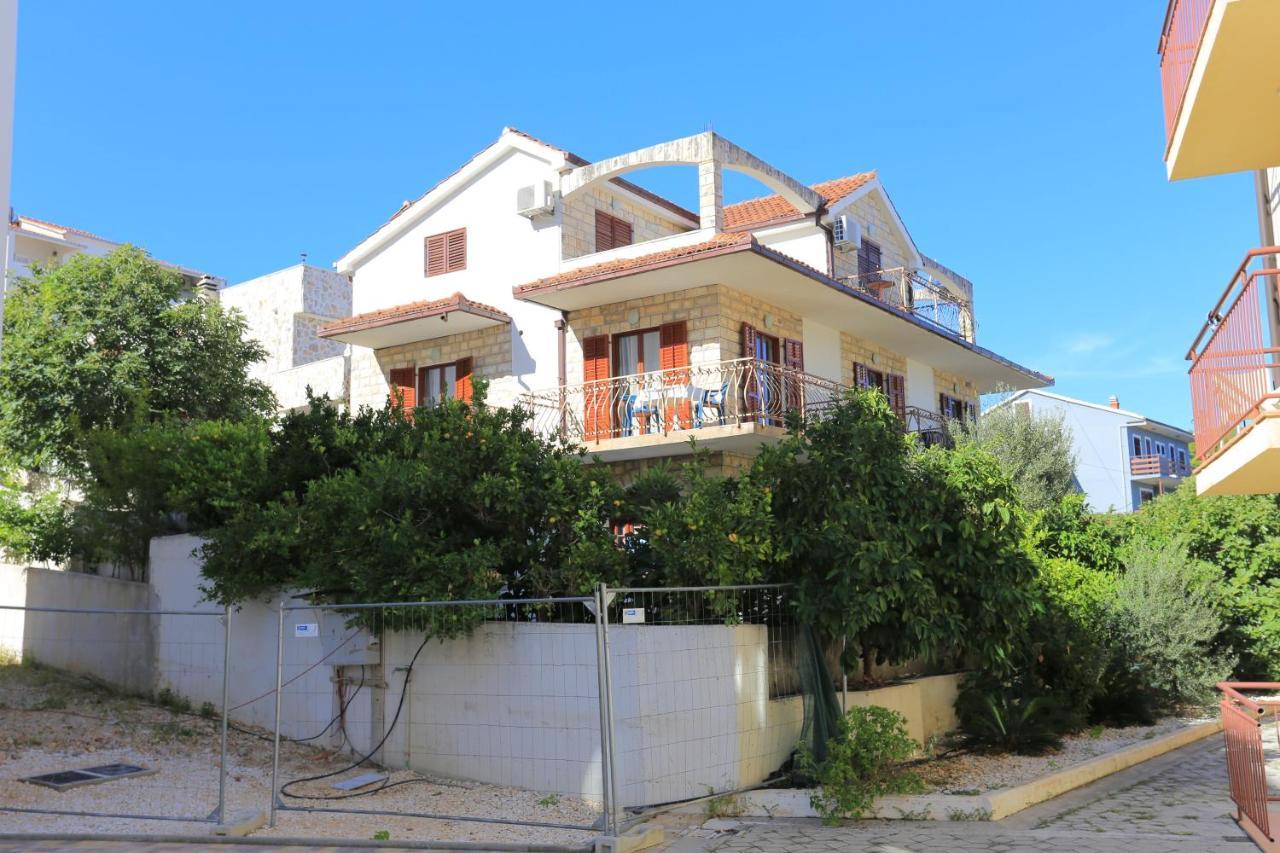 Apartments By The Sea Arbanija, Ciovo - 17332 Трогір Екстер'єр фото