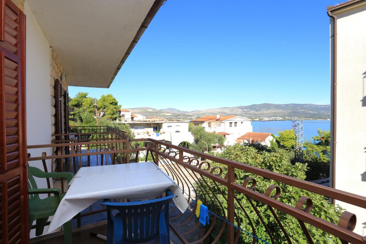 Apartments By The Sea Arbanija, Ciovo - 17332 Трогір Екстер'єр фото