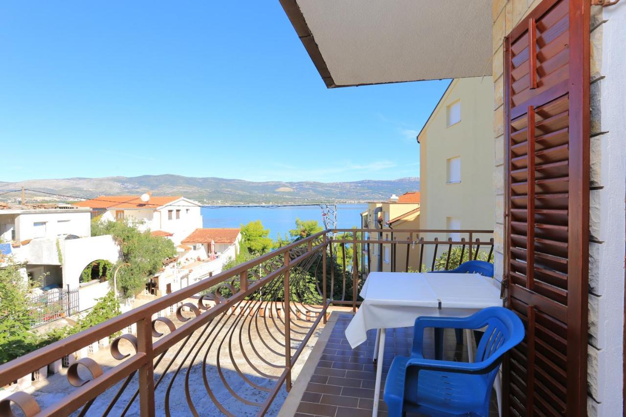 Apartments By The Sea Arbanija, Ciovo - 17332 Трогір Екстер'єр фото