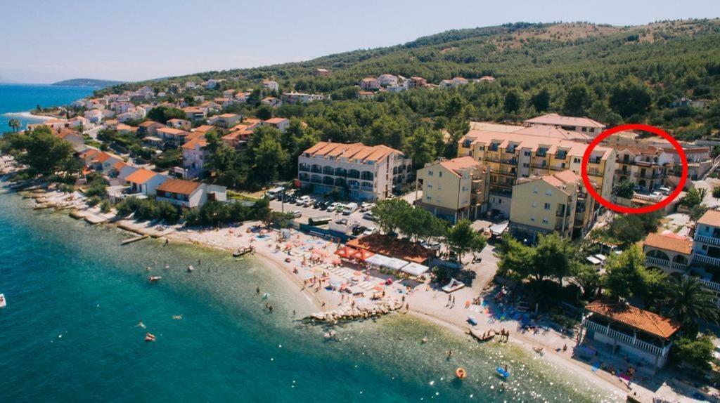 Apartments By The Sea Arbanija, Ciovo - 17332 Трогір Екстер'єр фото